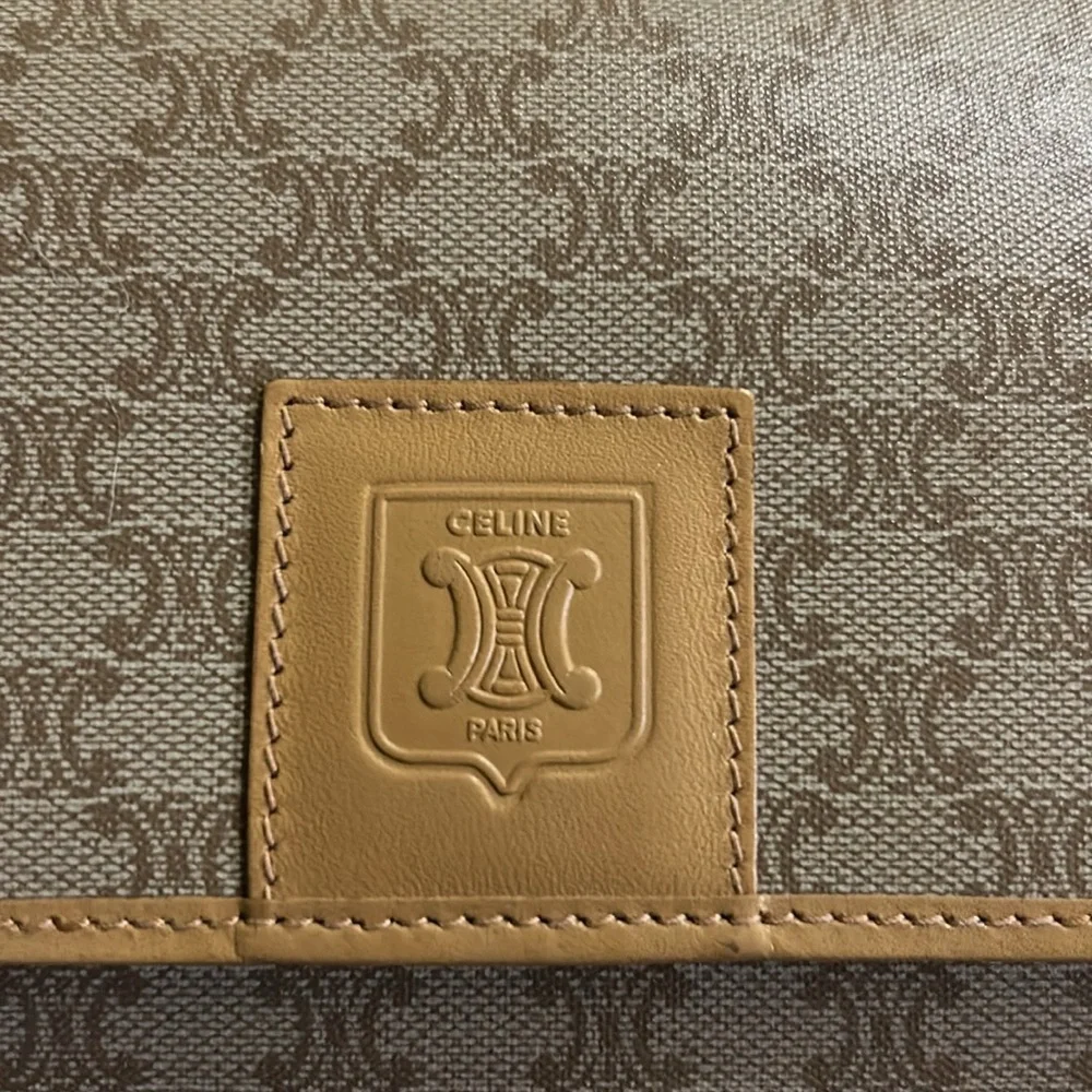 Authentic CELINE Kisslock vintage wallet Macadam Beige